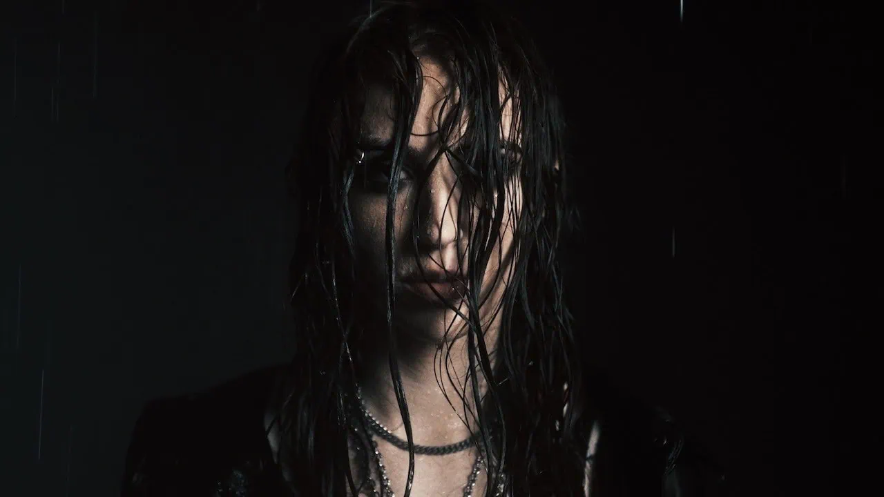 Kami Kehoe dévoile HEARTLESS, clip introspectif 4 Kami Kehoe dévoile HEARTLESS, clip introspectif