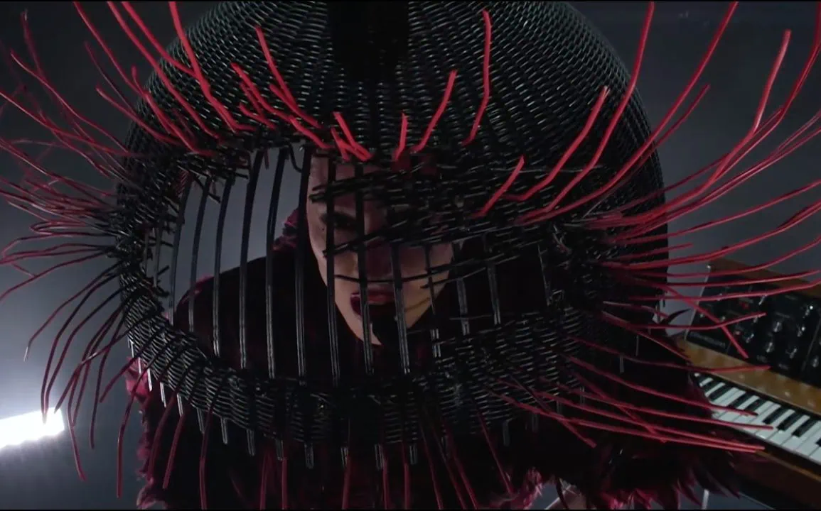 Lady Gaga dévoile Abracadabra live aux Grammys 2026 1 Lady Gaga dévoile Abracadabra live aux Grammys 2026