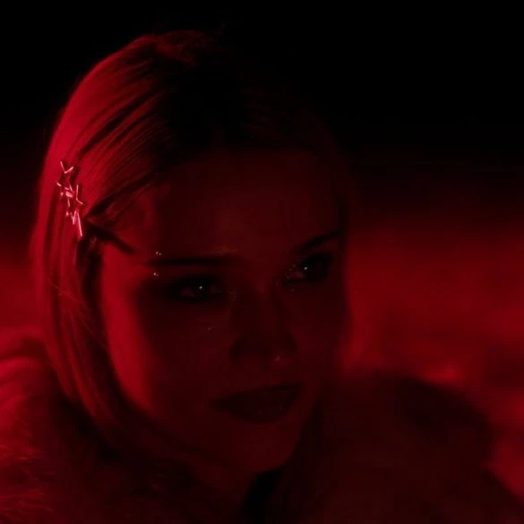 Lolo Zouaï sort Holding On, extrait de Reverie 2 Lolo Zouaï sort Holding On, extrait de Reverie