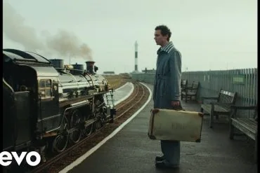 MIKA dévoile Excuses For Love, extrait de l'album Hyperlove 7 MIKA dévoile Excuses For Love, extrait de l'album Hyperlove