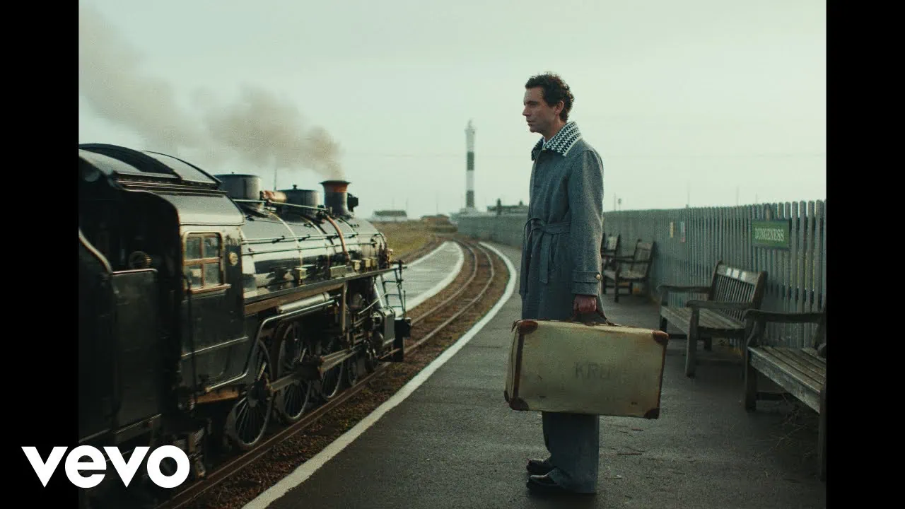 MIKA dévoile Excuses For Love, extrait de l'album Hyperlove 4 MIKA dévoile Excuses For Love, extrait de l'album Hyperlove