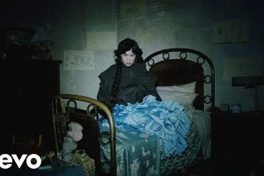 Mitski dévoile If I Leave, extrait de Nothing’s About to Happen to Me 13 Mitski dévoile If I Leave, extrait de Nothing’s About to Happen to Me