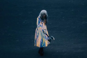 Mothica dévoile Weapon, extrait de Somewhere In Between 15 Mothica dévoile Weapon, extrait de Somewhere In Between