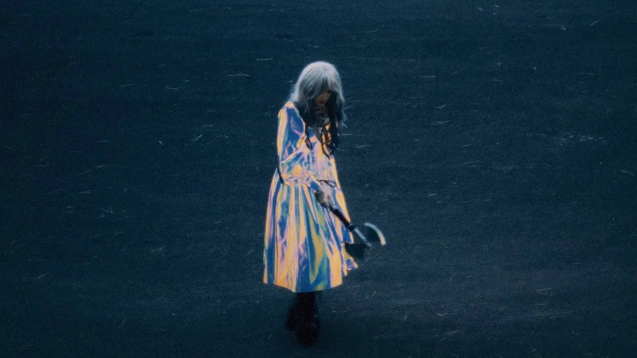 Mothica dévoile Weapon, extrait de Somewhere In Between 4 Mothica dévoile Weapon, extrait de Somewhere In Between