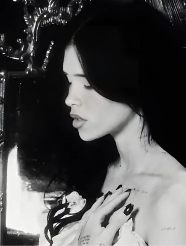 Nessa Barrett dévoile Stay With Me, extrait de Jesus Loves a Primadonna 4 Nessa Barrett dévoile Stay With Me, extrait de Jesus Loves a Primadonna