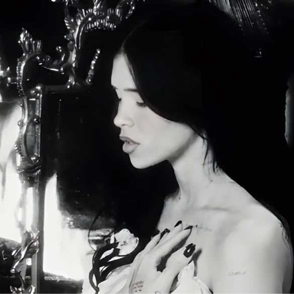 Nessa Barrett dévoile Stay With Me, extrait de Jesus Loves a Primadonna 2 Nessa Barrett dévoile Stay With Me, extrait de Jesus Loves a Primadonna