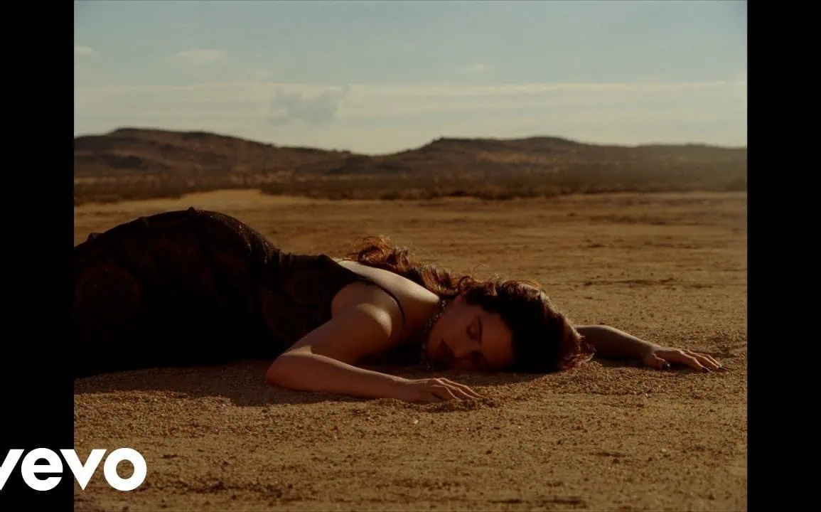 Rosalía dévoile Sauvignon Blanc, extrait de LUX 1 Rosalía dévoile Sauvignon Blanc, extrait de LUX