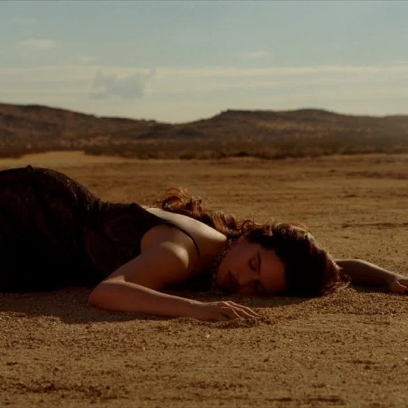 Rosalía dévoile Sauvignon Blanc, extrait de LUX 2 Rosalía dévoile Sauvignon Blanc, extrait de LUX