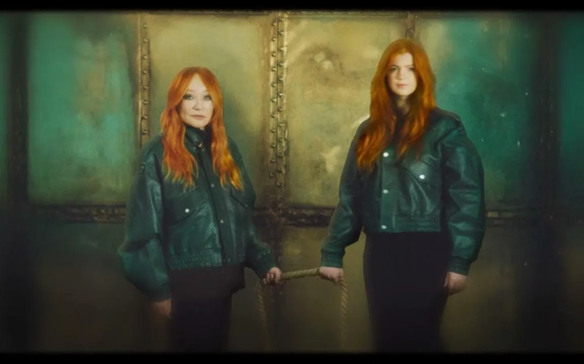 Tori Amos dévoile In Times Of Dragons (Stronger Together) 1 Tori Amos dévoile In Times Of Dragons (Stronger Together)