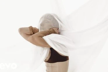 Zélie dévoile CE CORPS, extrait de Le Cœur et sa Dictature 1 Zélie dévoile CE CORPS, extrait de Le Cœur et sa Dictature