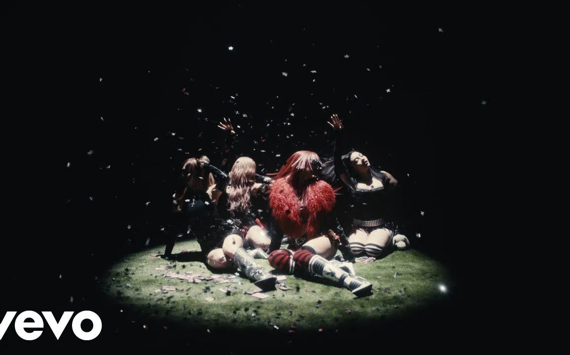 Almas dévoile le clip de Hot Cherry Bomb 1 Almas dévoile le clip de Hot Cherry Bomb