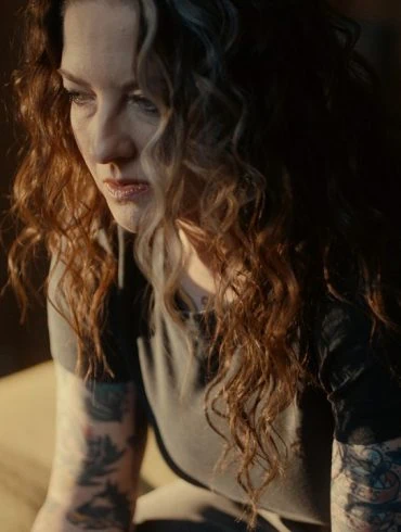 Ashley McBryde dévoile Bottle Tells Me So, extrait de Wild 4 Ashley McBryde dévoile Bottle Tells Me So, extrait de Wild