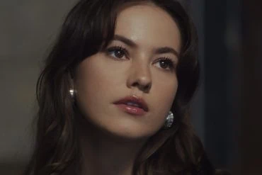 Bea dévoile Can't Help Falling Out Of Love ce 1er mars 5 Bea dévoile Can't Help Falling Out Of Love ce 1er mars