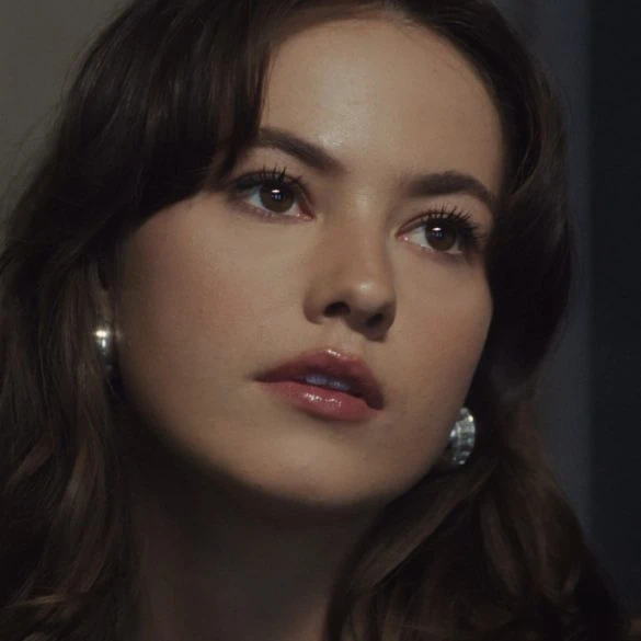 Bea dévoile Can't Help Falling Out Of Love ce 1er mars 2 Bea dévoile Can't Help Falling Out Of Love ce 1er mars