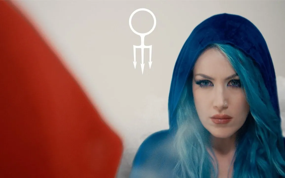 Blue Medusa dévoile Checkmate, premier single du projet d'Alissa White-Gluz 1 Blue Medusa dévoile Checkmate, premier single du projet d'Alissa White-Gluz