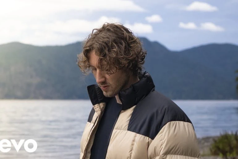 Dean Lewis dévoile le clip de Enjoy It While It Lasts 6 Dean Lewis dévoile le clip de Enjoy It While It Lasts