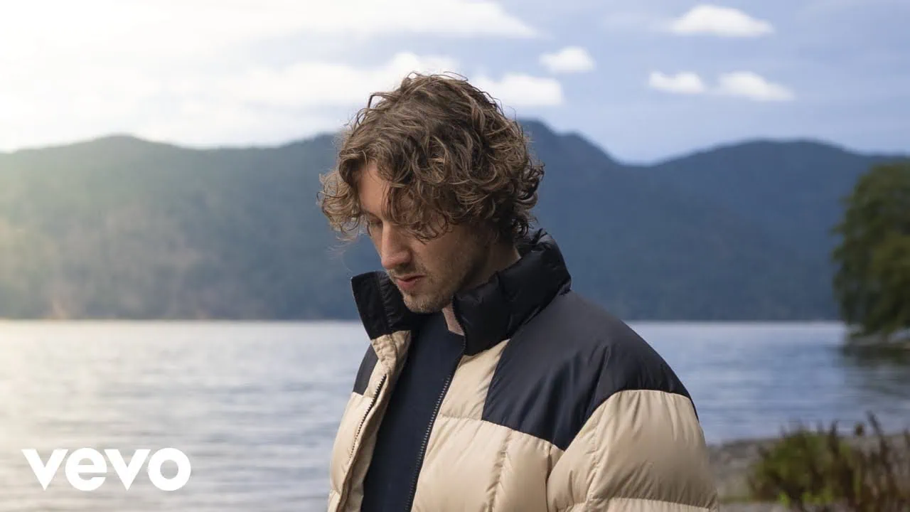 Dean Lewis dévoile le clip de Enjoy It While It Lasts 4 Dean Lewis dévoile le clip de Enjoy It While It Lasts