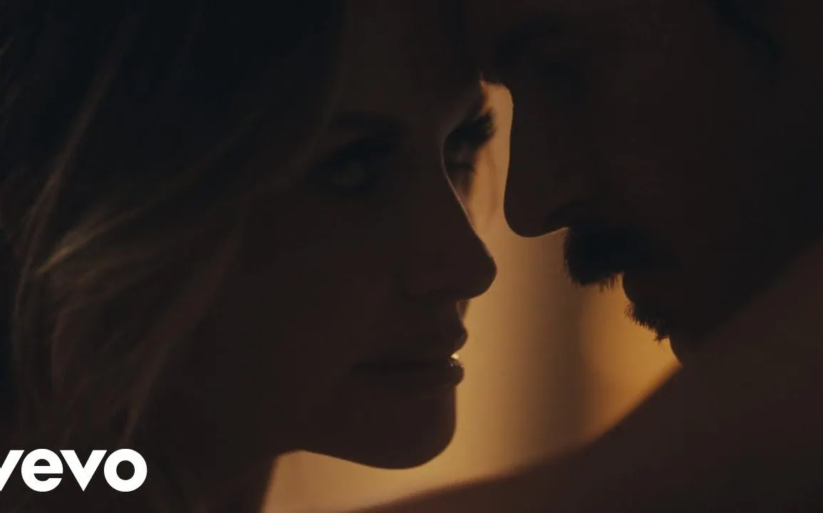 Carly Pearce et Riley Green dévoilent le clip de If I Don't Leave I'm Gonna Stay 1 Carly Pearce et Riley Green dévoilent le clip de If I Don't Leave I'm Gonna Stay