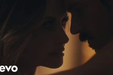 Carly Pearce et Riley Green dévoilent le clip de If I Don't Leave I'm Gonna Stay 13 Carly Pearce et Riley Green dévoilent le clip de If I Don't Leave I'm Gonna Stay