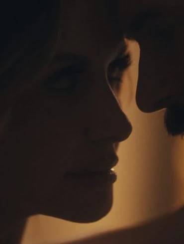 Carly Pearce et Riley Green dévoilent le clip de If I Don't Leave I'm Gonna Stay 4 Carly Pearce et Riley Green dévoilent le clip de If I Don't Leave I'm Gonna Stay
