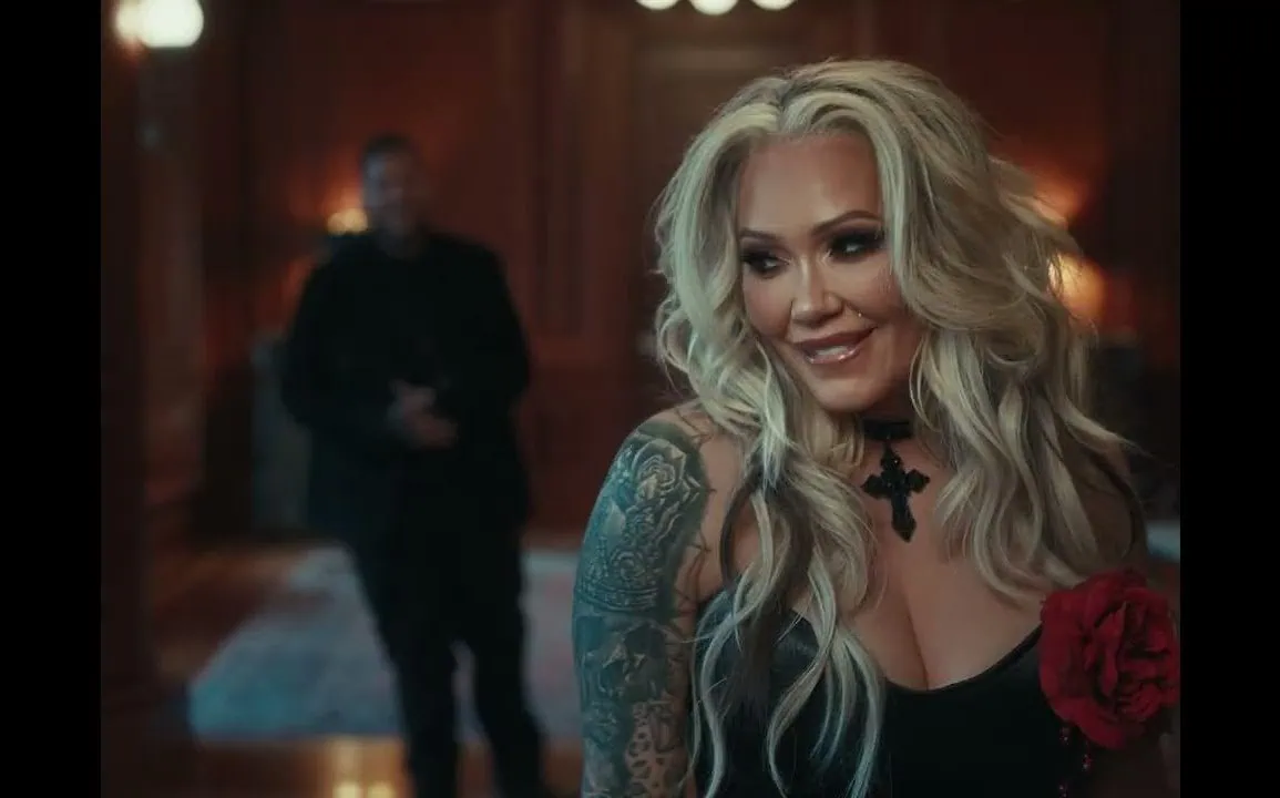 Jelly Roll dévoile Thorns, clip dédié à Bunnie Xo 1 Jelly Roll dévoile Thorns, clip dédié à Bunnie Xo