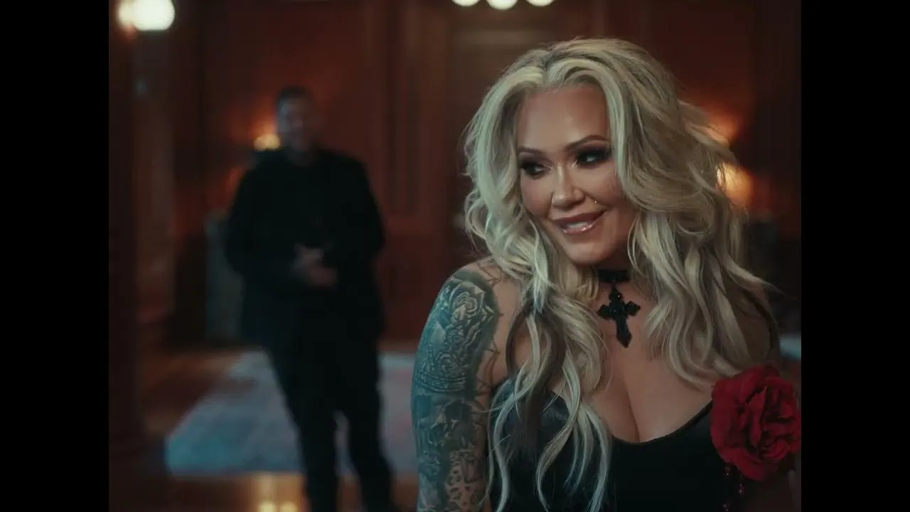 Jelly Roll dévoile Thorns, clip dédié à Bunnie Xo 4 Jelly Roll dévoile Thorns, clip dédié à Bunnie Xo