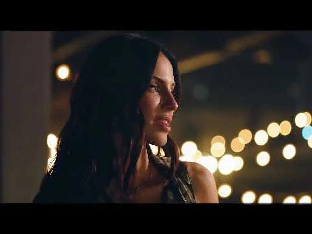Jessica Lowndes dévoile Something There, clip live intense 4 Jessica Lowndes dévoile Something There, clip live intense