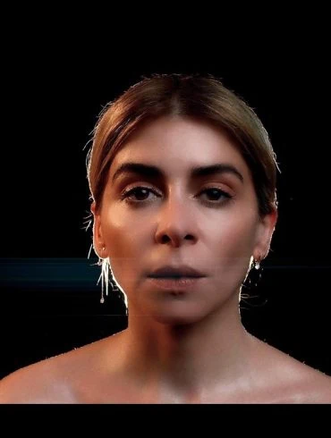 Julie Zenatti dévoile le clip de Plein phare 4 Julie Zenatti dévoile le clip de Plein phare