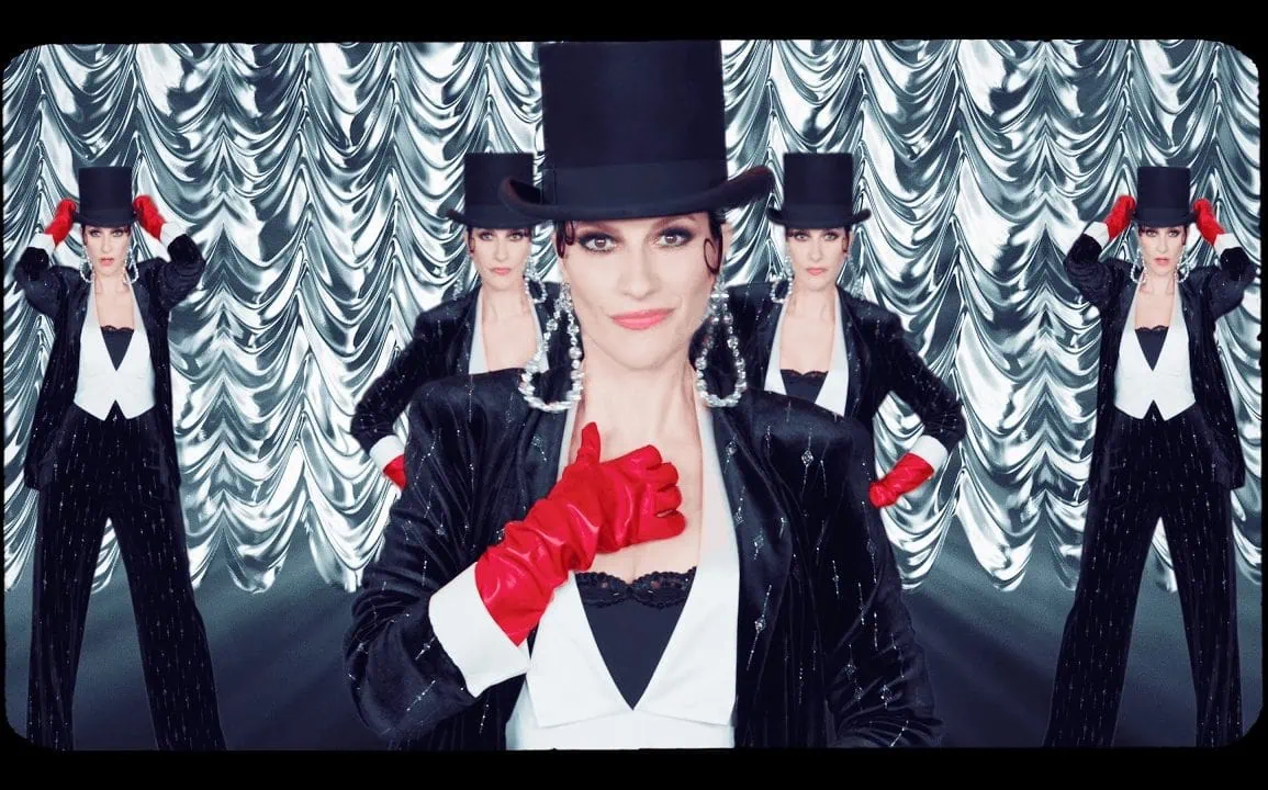 Laura Pausini dévoile ¿PORQUÉ TE VAS?, extrait de Yo Canto 2 1 Laura Pausini dévoile ¿PORQUÉ TE VAS?, extrait de Yo Canto 2