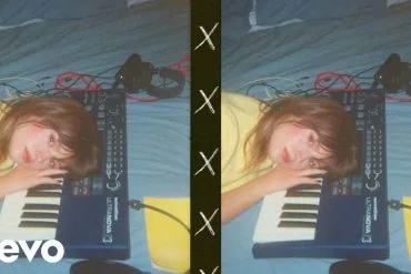 Marine dévoile Escroc, extrait de Cœur maladroit (Deluxe) 17 Marine dévoile Escroc, extrait de Cœur maladroit (Deluxe)