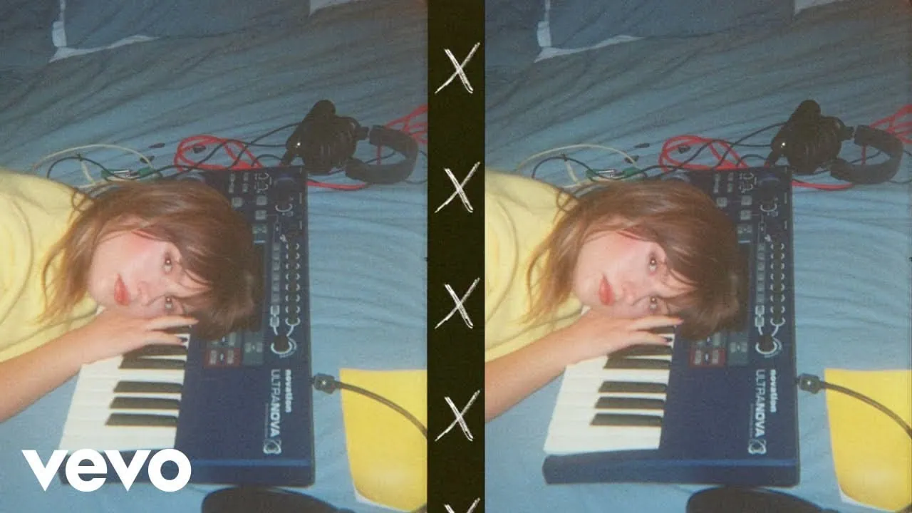 Marine dévoile Escroc, extrait de Cœur maladroit (Deluxe) 4 Marine dévoile Escroc, extrait de Cœur maladroit (Deluxe)