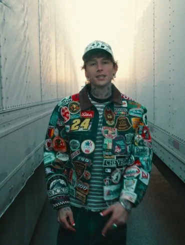 Mgk dévoile le clip de Goddamn, extrait de Lost Americana 12 Mgk dévoile le clip de Goddamn, extrait de Lost Americana