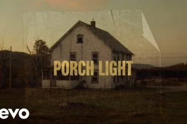 Noah Kahan dévoile Porch Light, extrait de The Great Divide 19 Noah Kahan dévoile Porch Light, extrait de The Great Divide