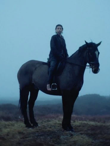 Soda Blonde dévoile le clip de Suit & Tie avant sa tournée US 12 Soda Blonde dévoile le clip de Suit & Tie avant sa tournée US