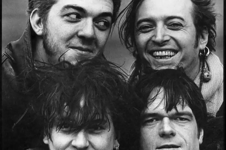 Parabellum : une déflagration punk, entre rage intacte et communion totale 14 Parabellum : une déflagration punk, entre rage intacte et communion totale