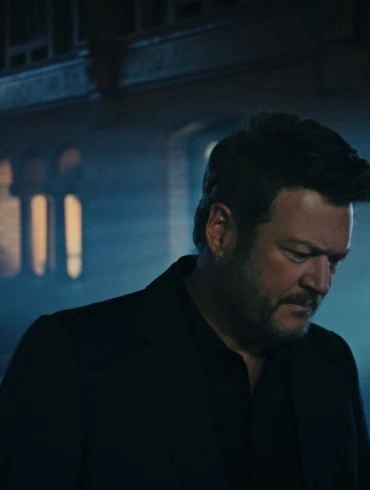 Blake Shelton dévoile le clip de Let Him In Anyway 12 Blake Shelton dévoile le clip de Let Him In Anyway