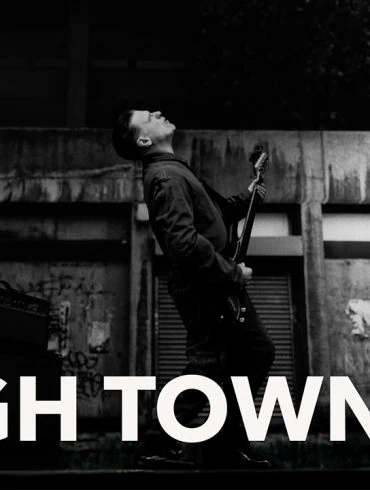 Bryan Adams dévoile le clip de Tough Town pour le Record Store Day 12 Bryan Adams dévoile le clip de Tough Town pour le Record Store Day