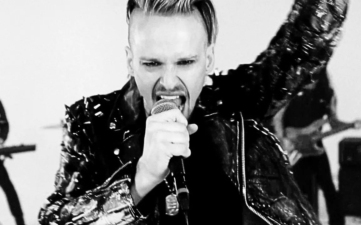 Erik Grönwall dévoile Born to Break, extrait de Bad Bones 1 Erik Grönwall dévoile Born to Break, extrait de Bad Bones