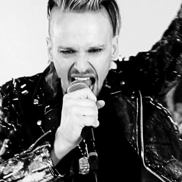 Erik Grönwall dévoile Born to Break, extrait de Bad Bones 2 Erik Grönwall dévoile Born to Break, extrait de Bad Bones