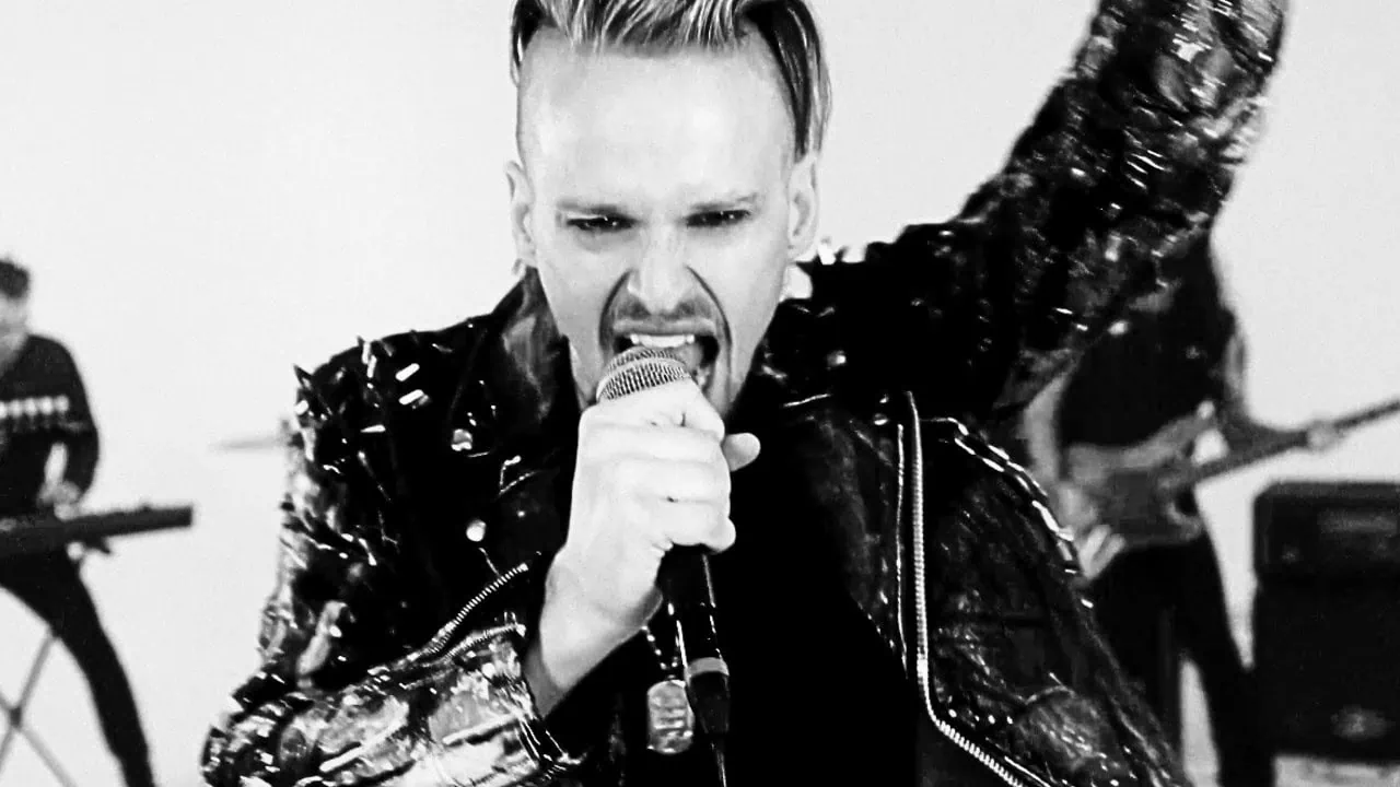 Erik Grönwall dévoile Born to Break, extrait de Bad Bones 4 Erik Grönwall dévoile Born to Break, extrait de Bad Bones