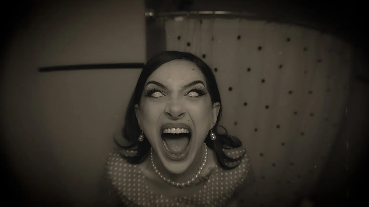 Halocene sort People Pleaser 4 Halocene sort People Pleaser