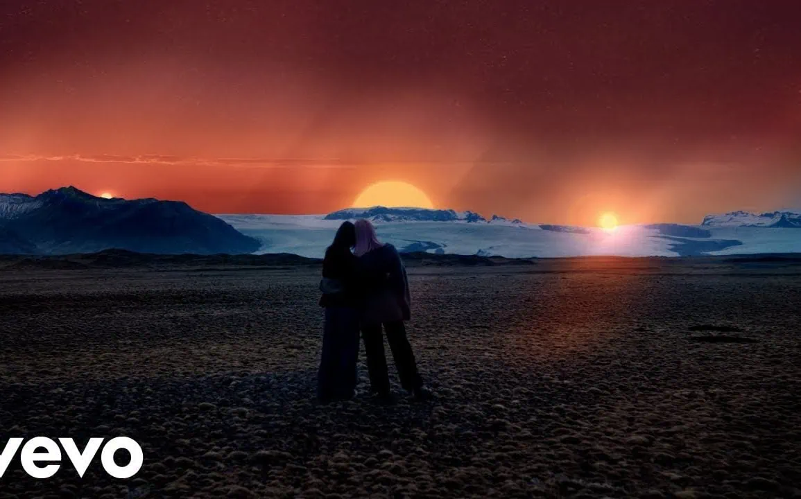 Indochine dévoile le clip Les nouveaux soleils, extrait de Babel Babel 1 Indochine dévoile le clip Les nouveaux soleils, extrait de Babel Babel