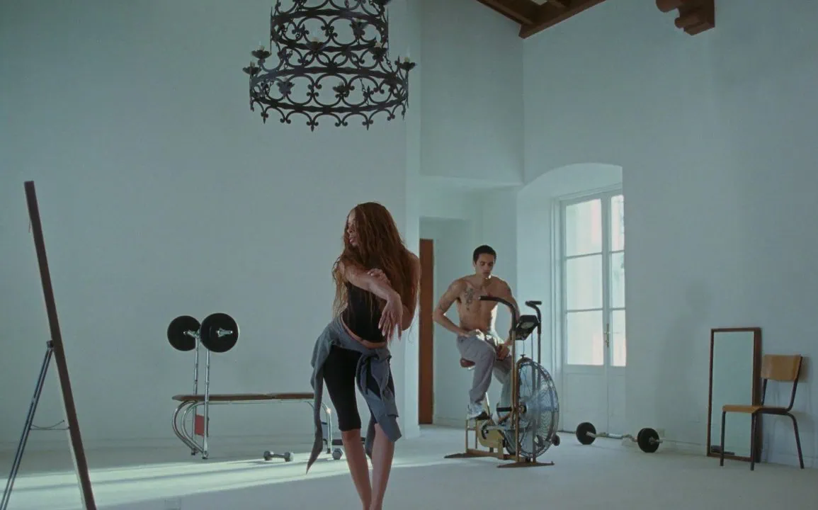 Ravyn Lenae dévoile le clip de Reputation feat. Dominic Fike 1 Ravyn Lenae dévoile le clip de Reputation feat. Dominic Fike