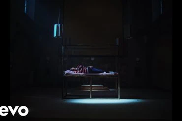 Gracie Abrams sort le clip de Hit the Wall, extrait de Daughter from Hell 12 Gracie Abrams sort le clip de Hit the Wall, extrait de Daughter from Hell