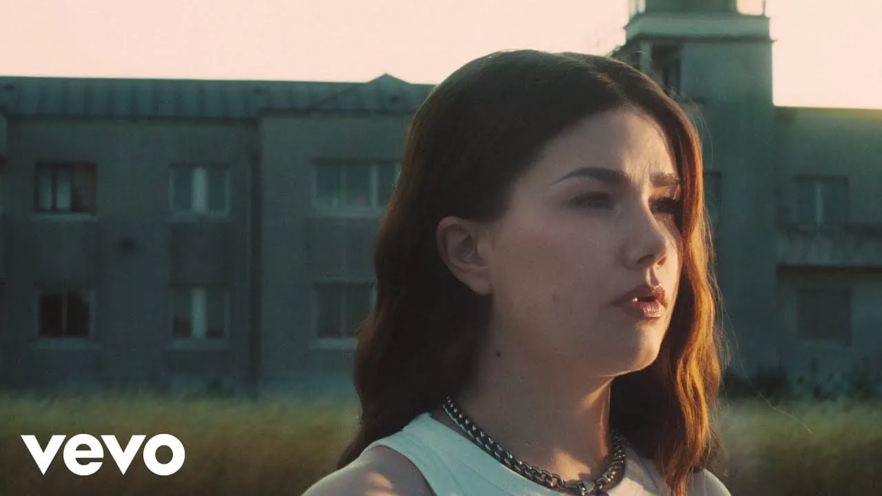 DAYSY a publié le clip de Comme toi le 4 septembre 3 Miniature du clip de DAYSY - Comme toi