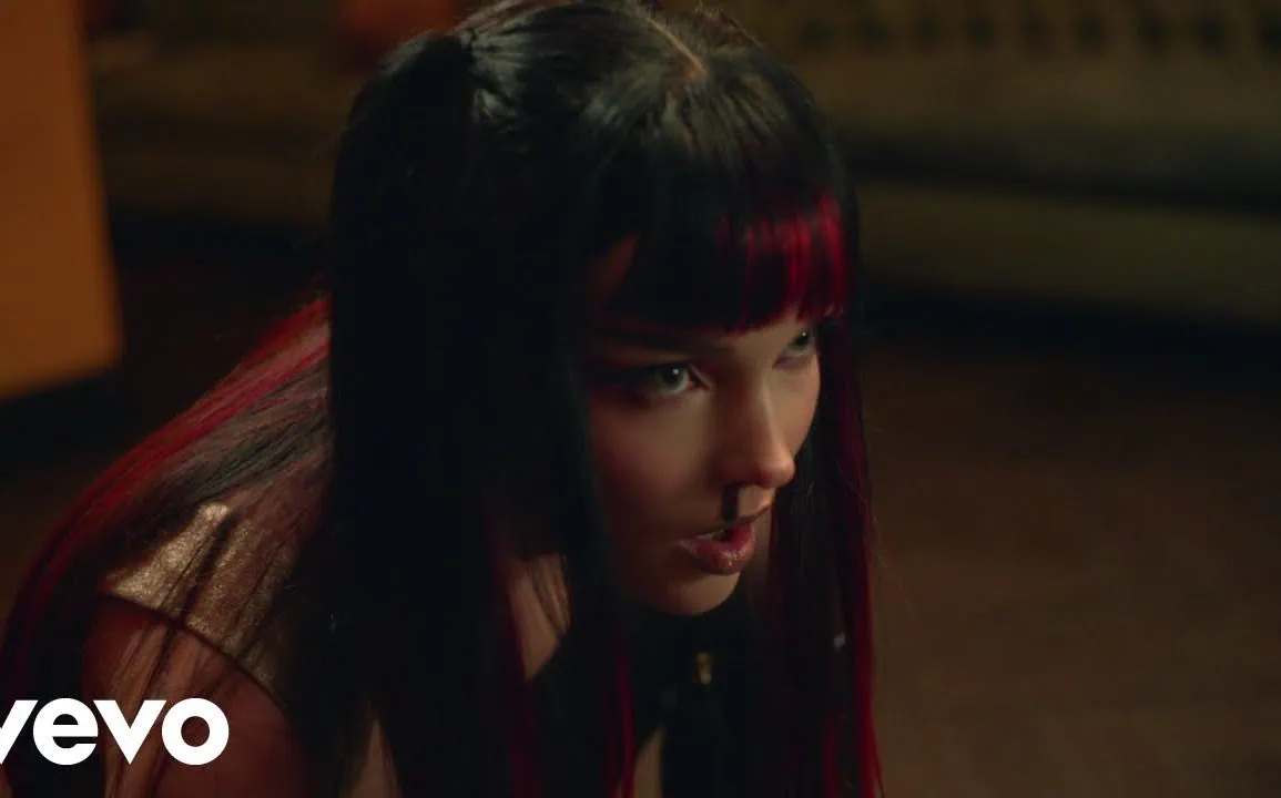 Dove Cameron a sorti le clip de do the math 1 Dove Cameron a sorti le clip de do the math