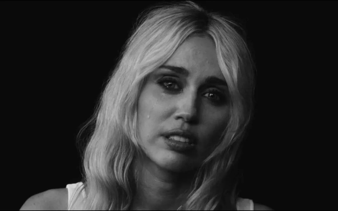 Miley a publié le clip d’Orbit le 19 octobre 1 Miley a publié le clip d’Orbit le 19 octobre